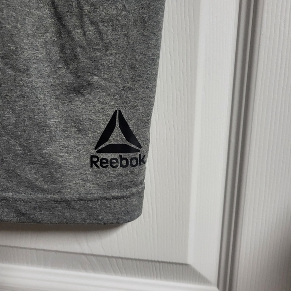 Mens -Reebok- Grey,Moisture Wicking,Short Sleeved T-Shirt-Size 3XL - Picture 2 of 5